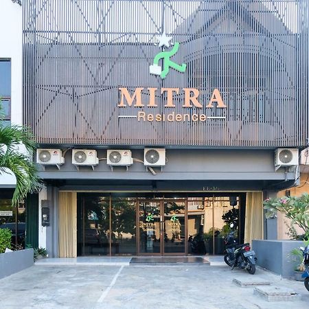 红多兹酒店-近艾哈迈德亚尼机场3号 三宝垄 外观 照片