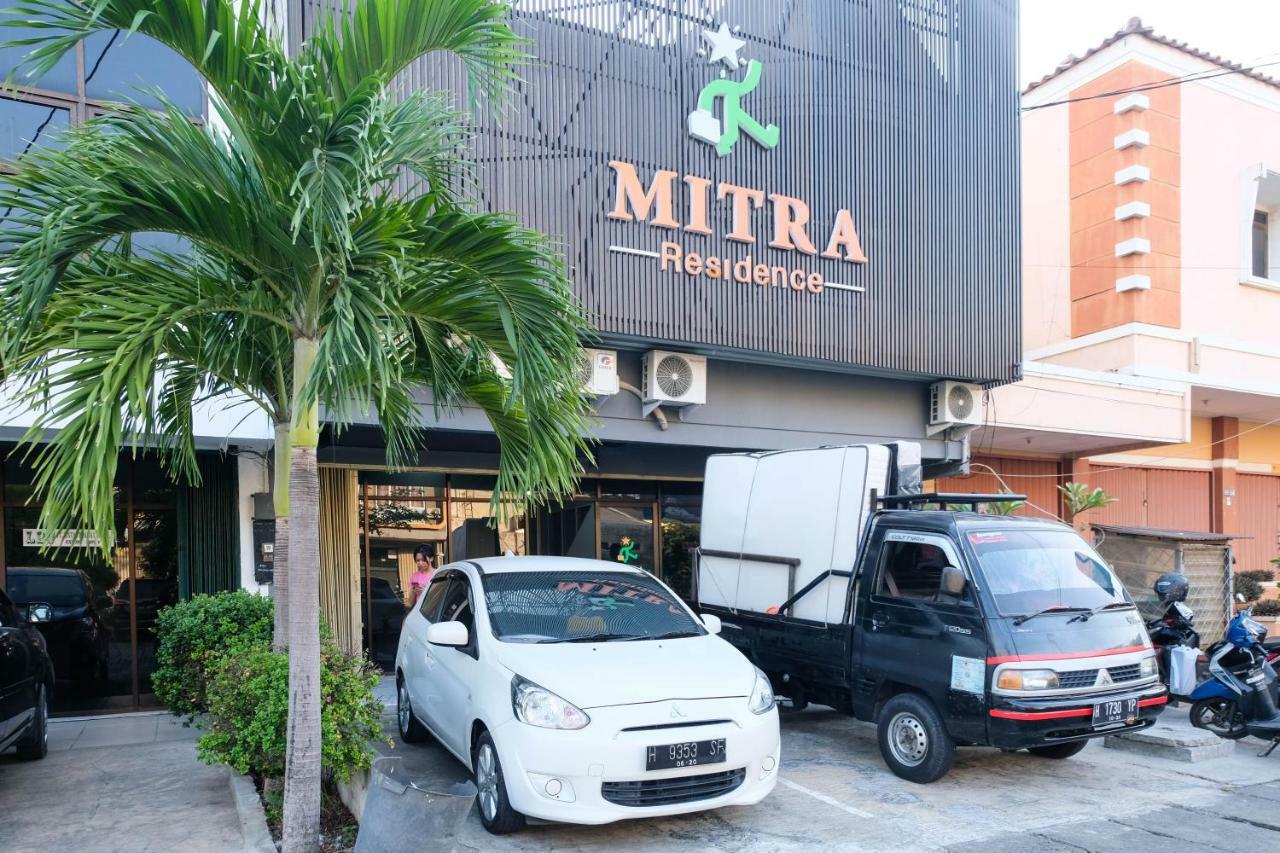 红多兹酒店-近艾哈迈德亚尼机场3号 三宝垄 外观 照片