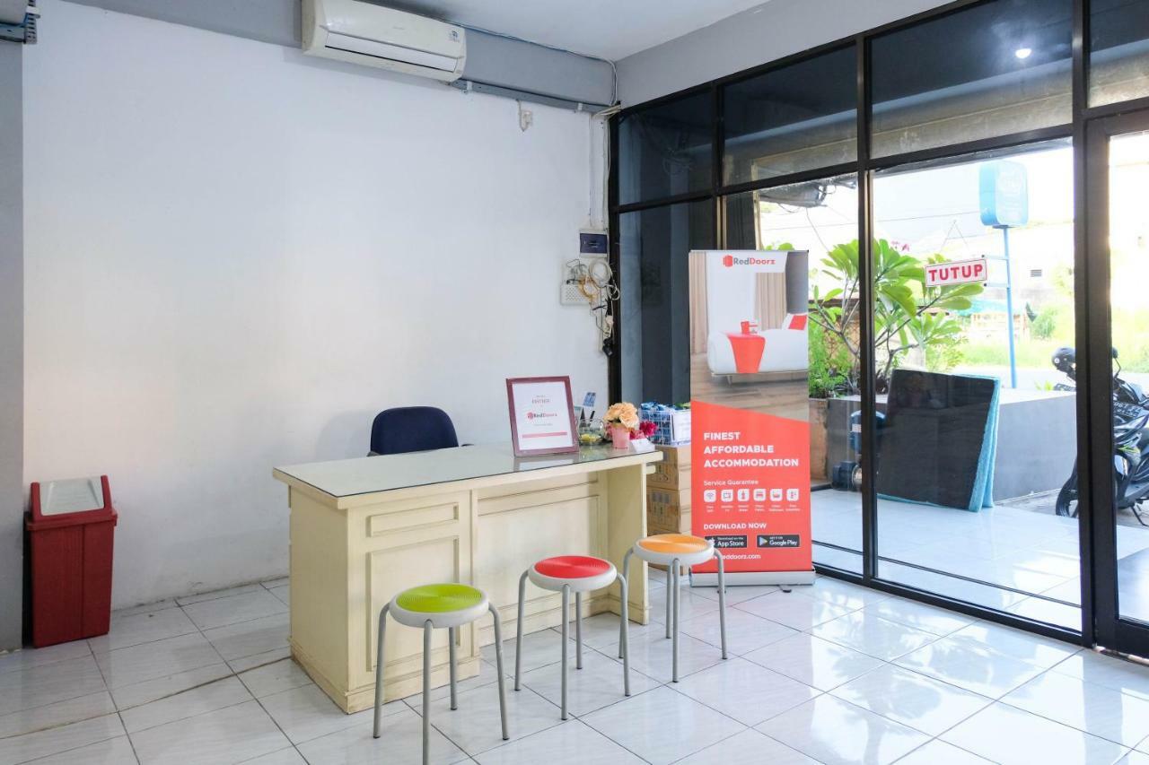 红多兹酒店-近艾哈迈德亚尼机场3号 三宝垄 外观 照片