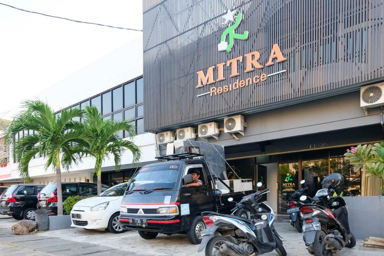 红多兹酒店-近艾哈迈德亚尼机场3号 三宝垄 外观 照片